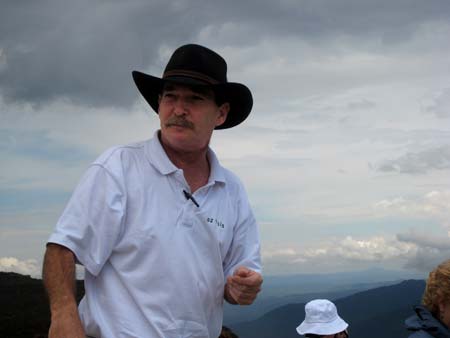 4078-OurGuide@Overlook-071026-1108a