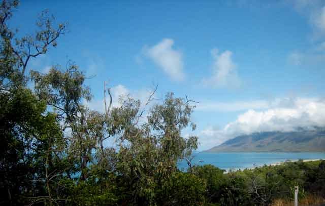 4415-CoralSea-071028-219p