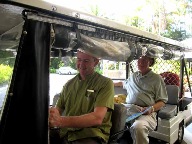 4433-ConciergeCart-071028-300p