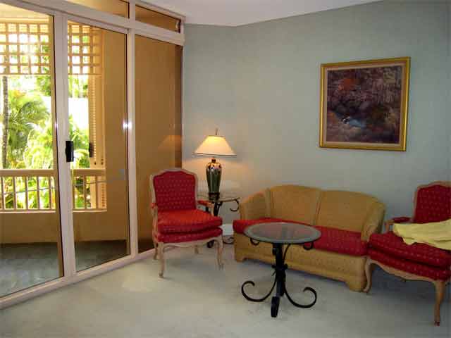 4437-SittingRoom-071028-310p