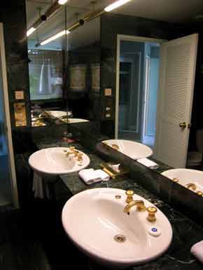 4443-Lavatories-071028-315p
