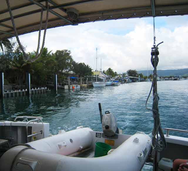 4464-LeavingMarina-071029-858a