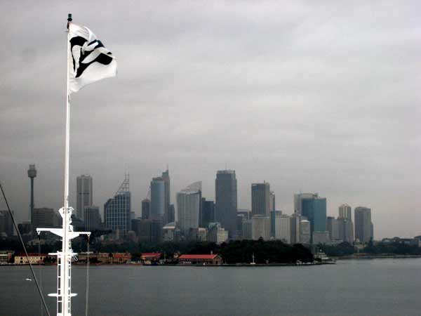 3580-SPFlag&Skyline-071024-532a