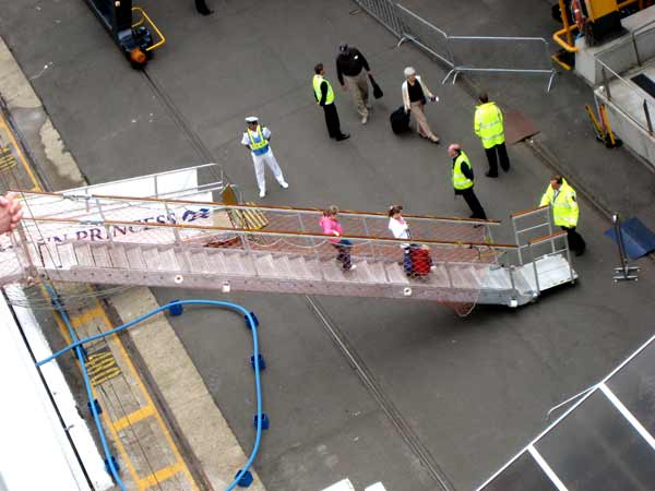 3654-CrewDisembarkes-071024-741a