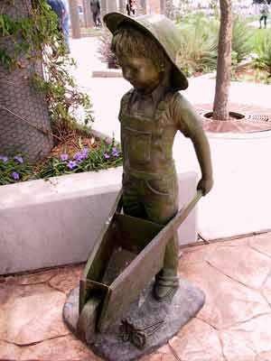 wheelbarrowBoy-MemorialGardens-091103