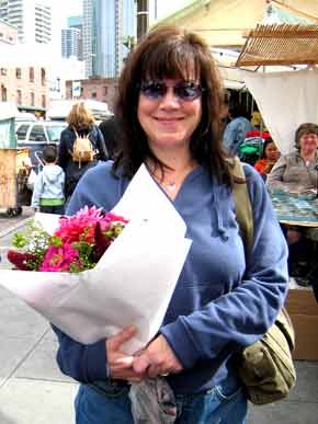 1025-LadyWithFlowers-07-0922-413p